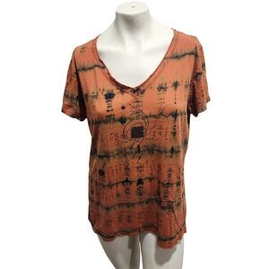 The Added Touch Clothing, Shoes & Accessories for Women on  display picture 1